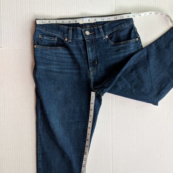 Levi Strauss Capri Jeans Womens Size 6 Blue Classic Stretch Denim Medium Wash - Picture 7 of 7